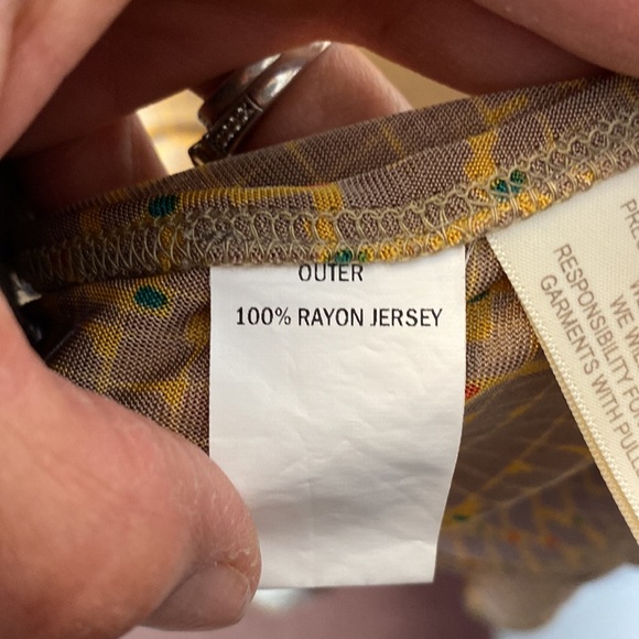 🌸Conditions Apply Geometric High/Low Maxi Skirt - Picture 10 of 12